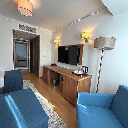 Istanblu & Hotel 2*