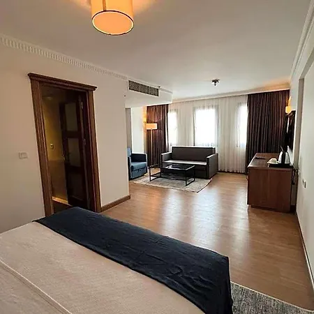 Hotel Istanblu & 2*