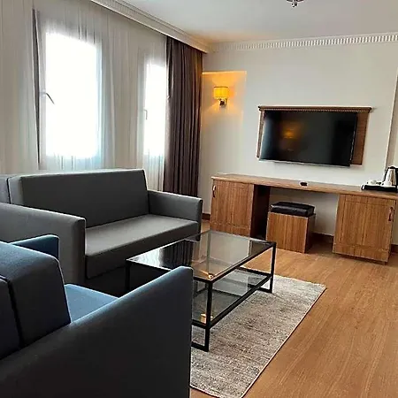 Istanblu & Hotel