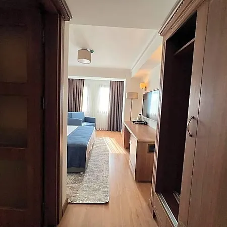Hotel Istanblu & 2*